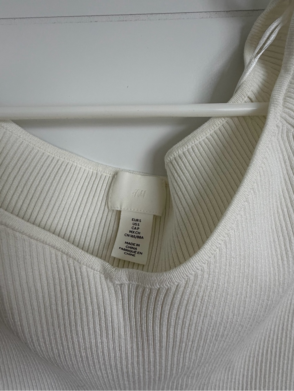 H&M Off-White Ribbed Scoop-Neck Tank - Picture 2 of 2
